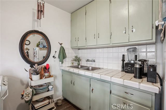 Detail Gallery Image 13 of 39 For 1940 N Ardmore, Manhattan Beach,  CA 90266 - 2 Beds | 1 Baths