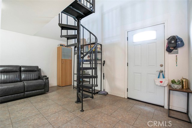 533 Hawthorne Street, Glendale CA: https://media.crmls.org/medias/4517d0b6-d124-476a-9479-a6e8e1780c63.jpg