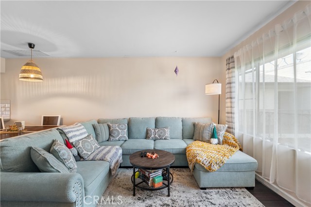 Detail Gallery Image 3 of 24 For 312 N Louise St #210,  Glendale,  CA 91206 - 2 Beds | 2 Baths