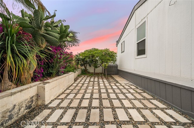 9850 Garfield, Huntington Beach CA: https://media.crmls.org/medias/4518c14b-7256-45d8-8bca-631127d15143.jpg