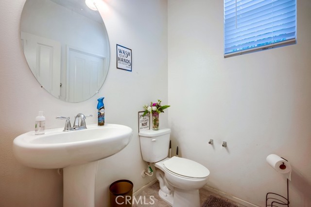 Detail Gallery Image 7 of 19 For 24229 Hazelnut Ave, Murrieta,  CA 92562 - 3 Beds | 2/1 Baths