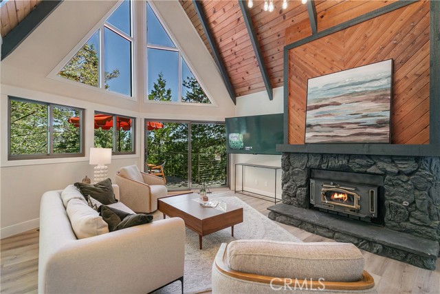 Detail Gallery Image 2 of 59 For 26838 Huron Rd, Lake Arrowhead,  CA 92317 - 4 Beds | 4 Baths