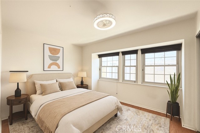 Detail Gallery Image 12 of 26 For 22131 Oxnard St, Woodland Hills,  CA 91367 - 2 Beds | 1/1 Baths