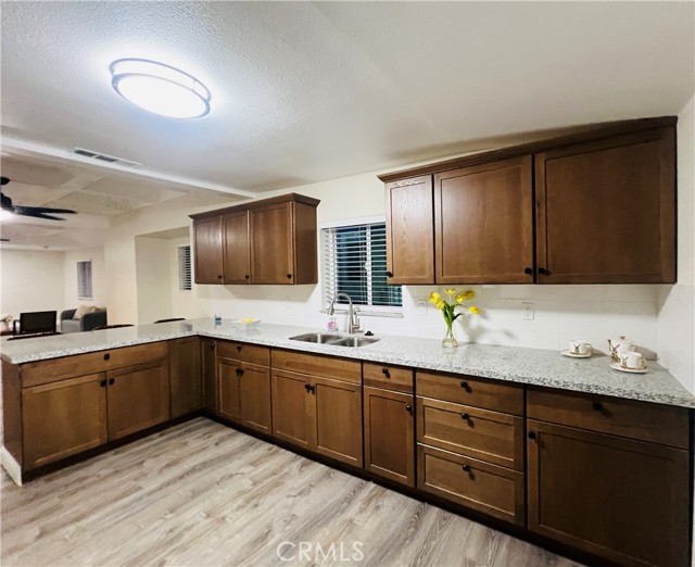 Detail Gallery Image 7 of 14 For 1385 N San Pablo Ave, Fresno,  CA 93728 - 3 Beds | 1 Baths