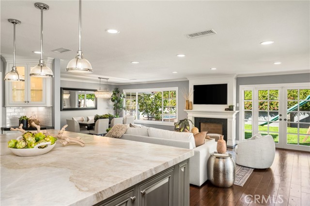 1191 La Limonar, North Tustin CA: https://media.crmls.org/medias/451c0f09-0f00-45b1-93be-5ff5d97cd5a3.jpg