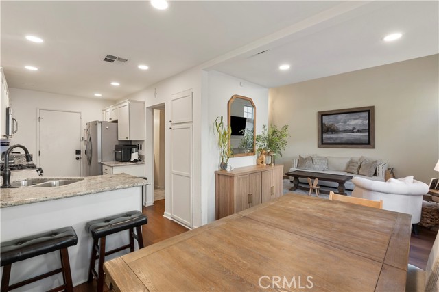 Detail Gallery Image 13 of 37 For 229 Windsong Ct, Azusa,  CA 91702 - 3 Beds | 3 Baths