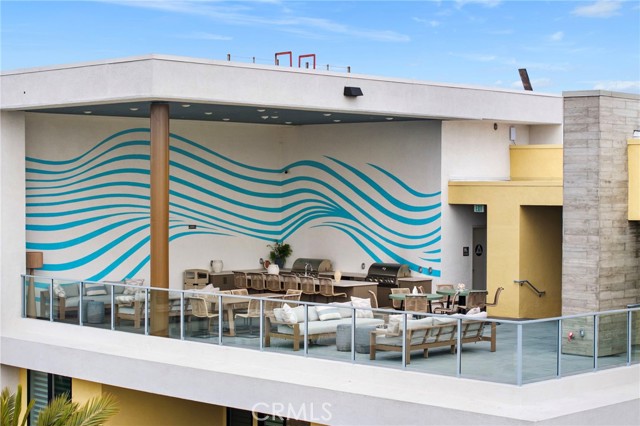 Detail Gallery Image 61 of 71 For 414 Main St #300,  Huntington Beach,  CA 92648 - 2 Beds | 2/1 Baths