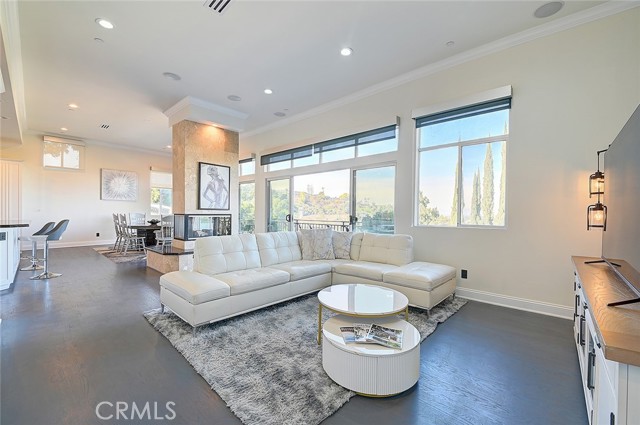 Detail Gallery Image 3 of 44 For 3952 Oakfield Dr, Sherman Oaks,  CA 91423 - 5 Beds | 4/1 Baths