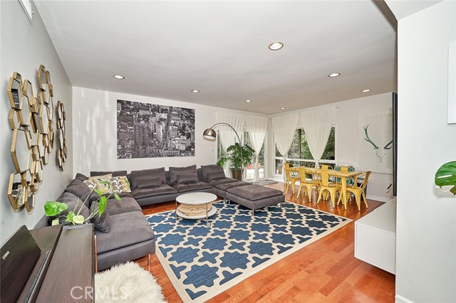 Detail Gallery Image 3 of 22 For 11640 Verada Ave, Granada Hills,  CA 91344 - 4 Beds | 2 Baths