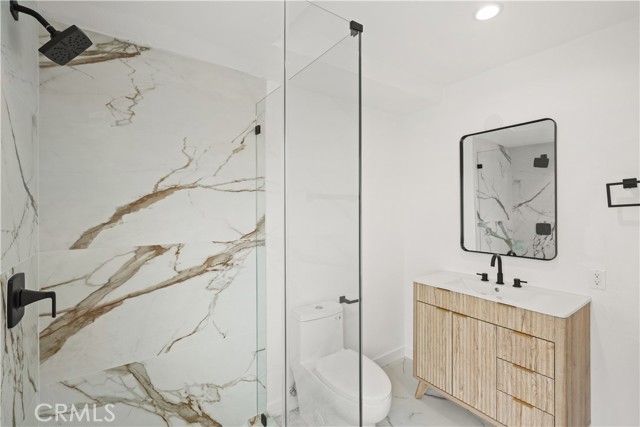Detail Gallery Image 35 of 49 For 7010 a Lennox Ave a,  Van Nuys,  CA 91405 - 4 Beds | 2 Baths