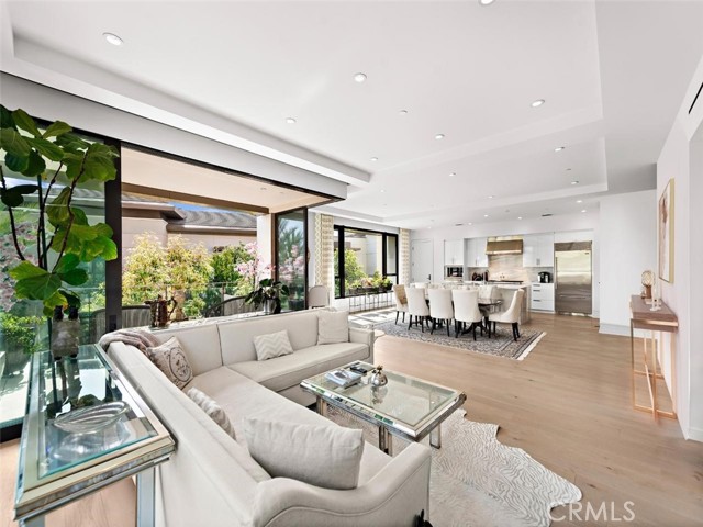 Detail Gallery Image 3 of 34 For 1431 Santa Barbara Dr, Newport Beach,  CA 92660 - 3 Beds | 3 Baths