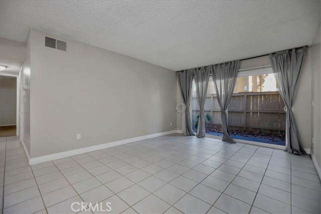 Detail Gallery Image 5 of 47 For 1101 W Macarthur Bld #235,  Santa Ana,  CA 92707 - 2 Beds | 1 Baths