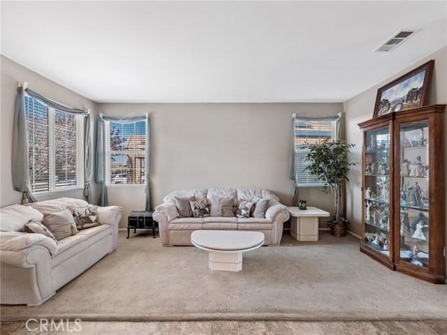 Detail Gallery Image 10 of 42 For 12685 Biscayne, Victorville,  CA 92392 - 5 Beds | 3/1 Baths