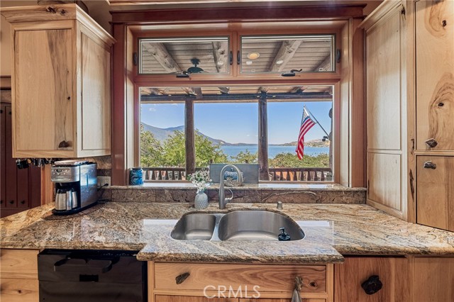 2894 Sliverado Lane, Clearlake CA: https://media.crmls.org/medias/452153f6-8152-4bbc-850a-52232943d01f.jpg
