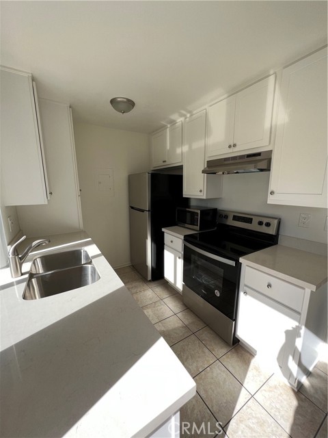 Detail Gallery Image 3 of 15 For 23224 Orange, Lake Forest,  CA 92630 - 1 Beds | 1 Baths