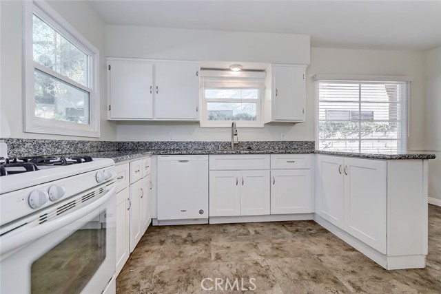 607 Sapphire St., Redondo Beach, California 90277, 2 Bedrooms Bedrooms, ,1 BathroomBathrooms,Residential,Sold,Sapphire St.,SB22047137
