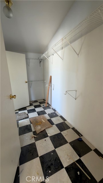 Image 31 of 53 For 18420 Decker