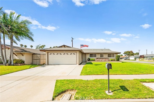 6051 Santa Barbara Avenue, Garden Grove CA: https://media.crmls.org/medias/4524073e-afd4-4ff3-a860-cf8728ca17fe.jpg