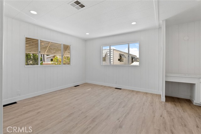 10200 Bolsa Ave, Westminster CA: https://media.crmls.org/medias/4524b8ed-03b0-4d3d-8063-4b140fc558eb.jpg