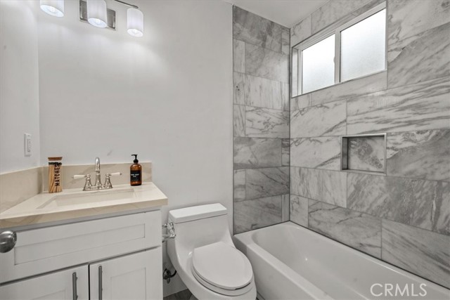 Detail Gallery Image 14 of 19 For 2119 W 83rd St, Los Angeles,  CA 90047 - 3 Beds | 2 Baths