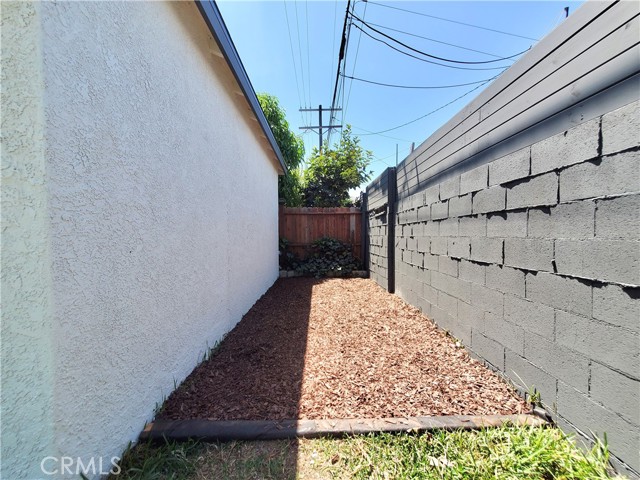 Detail Gallery Image 29 of 33 For 1827 S Burnside Ave, Los Angeles,  CA 90019 - 3 Beds | 2 Baths