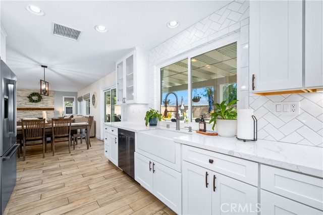33037 Paterno Street, Temecula CA: https://media.crmls.org/medias/452541e6-03c8-4bff-a0aa-97ee0968d221.jpg