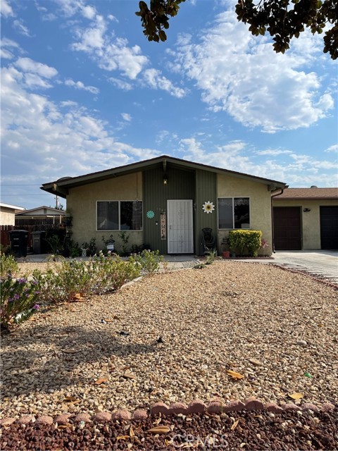 Detail Gallery Image 1 of 13 For 1943 Calle Arboleda, Hemet,  CA 92545 - 2 Beds | 1 Baths