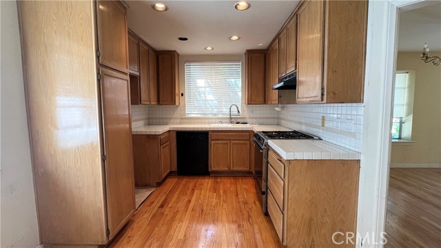 Detail Gallery Image 13 of 30 For 1830 Stoner Ave #1,  Los Angeles,  CA 90025 - 2 Beds | 2/1 Baths