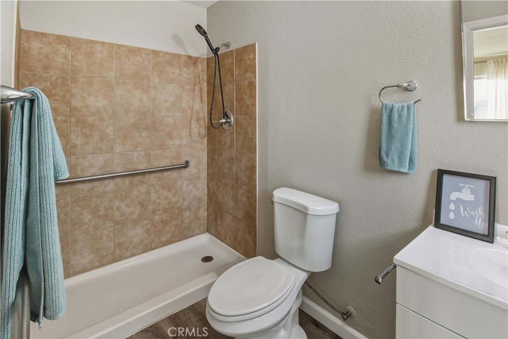 https://media.crmls.org/medias/4526c269-e32d-42c8-bed8-e1db67bb19d8.jpg?preset=X-Large