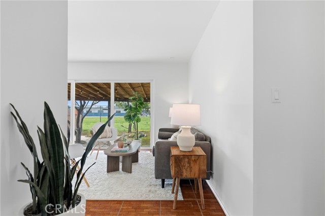 665 Hennipen, Pomona CA: https://media.crmls.org/medias/45275f32-ab26-452b-8f0a-b27ca70f4d04.jpg