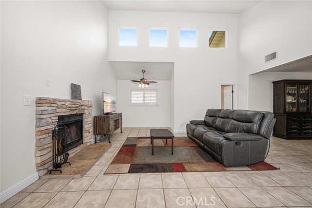 Image 13 of 55 For 590 Espanita