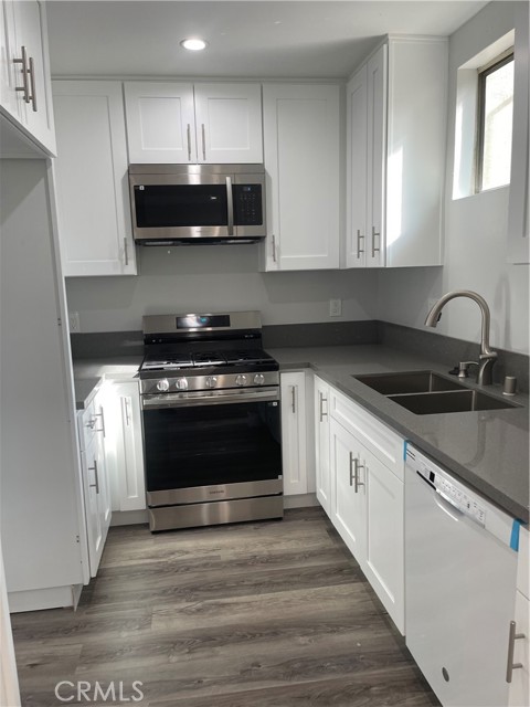 Detail Gallery Image 2 of 13 For 501 Alexander St, Glendale,  CA 91203 - 2 Beds | 1 Baths