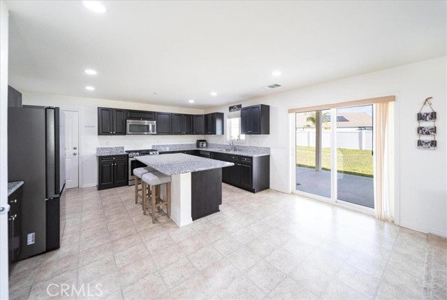 Detail Gallery Image 10 of 34 For 12956 Azalea, Moreno Valley,  CA 92555 - 4 Beds | 3 Baths