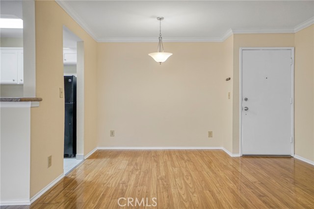 Detail Gallery Image 2 of 28 For 5325 Newcastle Ave #240,  Encino,  CA 91316 - 2 Beds | 2 Baths