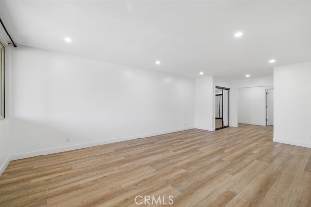 Detail Gallery Image 6 of 18 For 17000 Burbank Bld #301,  Encino,  CA 91316 - 2 Beds | 2 Baths