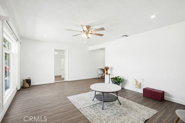 Detail Gallery Image 5 of 38 For 2095 W Birch St, San Bernardino,  CA 92410 - 5 Beds | 2 Baths