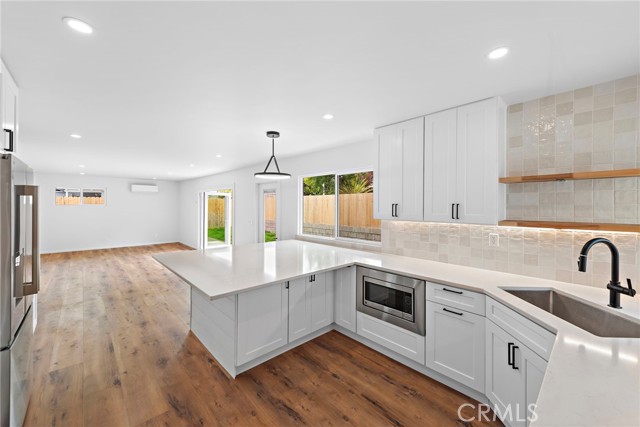 121 Avenida Santa Margarita, San Clemente CA: https://media.crmls.org/medias/45294adb-5f89-4662-977f-093f82edecd1.jpg