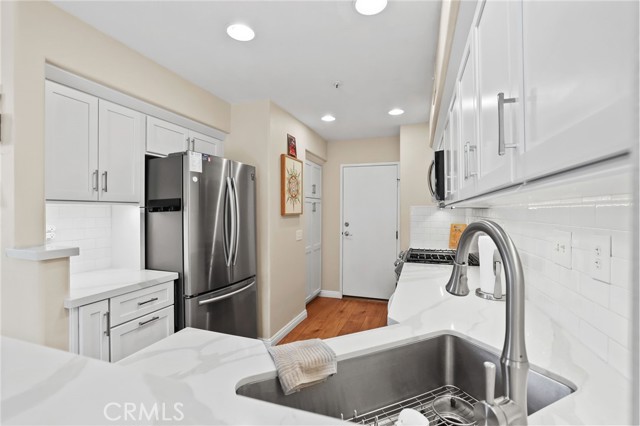2348 Sunningdale Drive, Tustin CA: https://media.crmls.org/medias/45298f40-7bd3-44b6-ac80-5125d01f5541.jpg