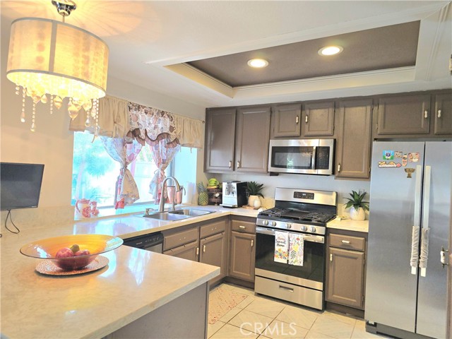 5034 Marseilles Court, Palmdale CA: https://media.crmls.org/medias/45299f37-e8ef-4ab4-b66f-4b7134bffca7.jpg