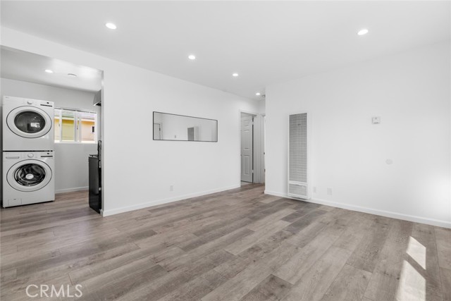 142 S Savannah Street, Los Angeles CA: https://media.crmls.org/medias/4529d5db-62db-47a8-8810-a00cc54a7984.jpg