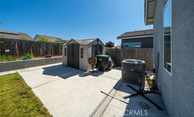 825 Spring W Street, Madera CA: https://media.crmls.org/medias/4529ddb6-251e-436a-8da3-60018ad8ba31.jpg