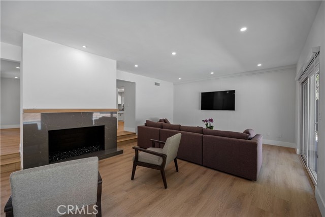 4240 Kingfisher Road, Calabasas CA: https://media.crmls.org/medias/452a5ab0-c5f9-4d2f-8971-e03f525eb989.jpg