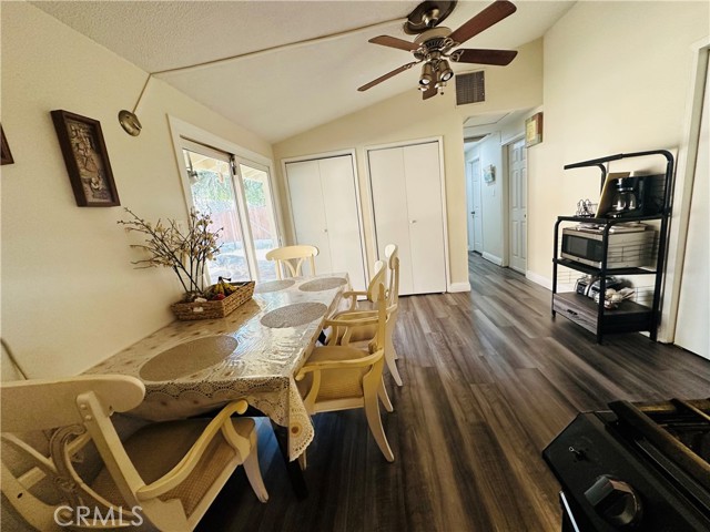 Detail Gallery Image 8 of 45 For 26920 14th St, Highland,  CA 92346 - 3 Beds | 1/1 Baths