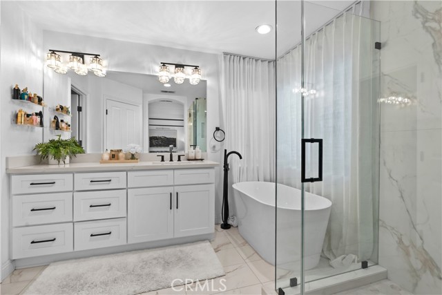 Detail Gallery Image 11 of 16 For 3438 Aries Ct, Santa Ana,  CA 92704 - 4 Beds | 2/1 Baths