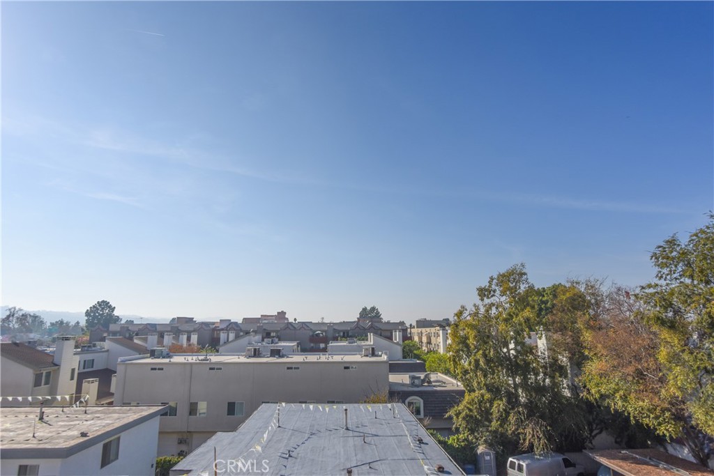 https://media.crmls.org/medias/452c2695-1a67-412d-9c31-dd77b3976736.jpg?preset=X-Large