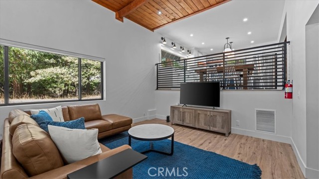 610 Pioneer, Lake Arrowhead, CA 92352