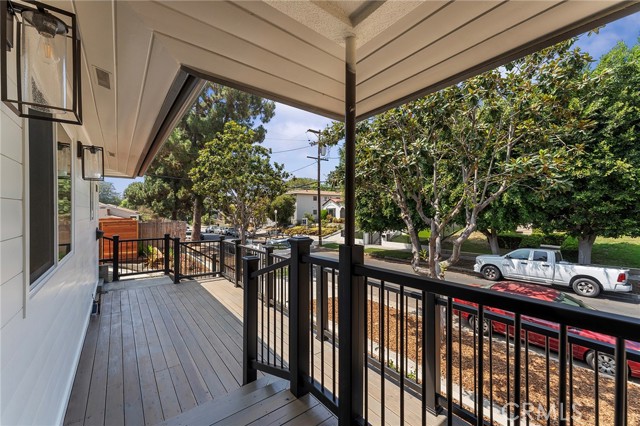 5010 Elmwood Avenue, Los Angeles CA: https://media.crmls.org/medias/452c4e49-e863-43bf-833a-d04e710d3cee.jpg
