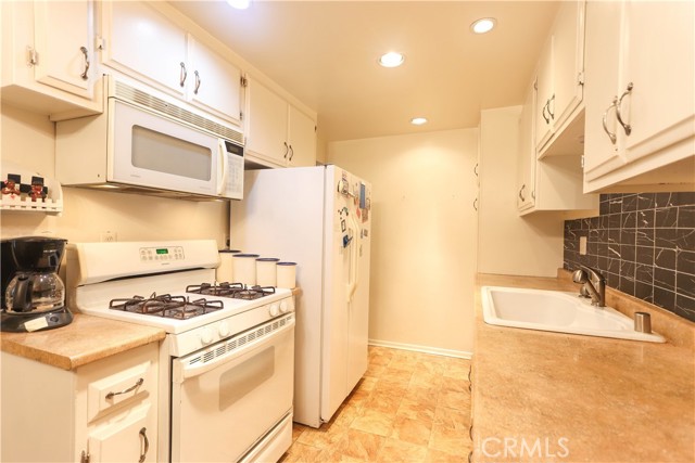 1310 W Lambert Road, La Habra CA: https://media.crmls.org/medias/452d0434-d7cb-4988-899d-6769de3756cc.jpg