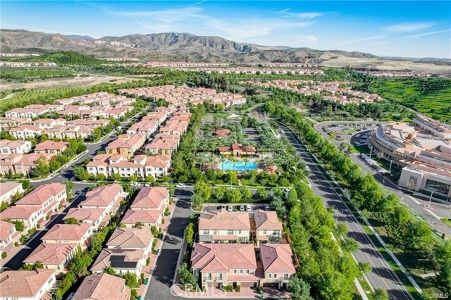 123 Hayseed, Irvine CA: https://media.crmls.org/medias/452d6dc1-3c79-442e-b686-c02e840328f1.jpg