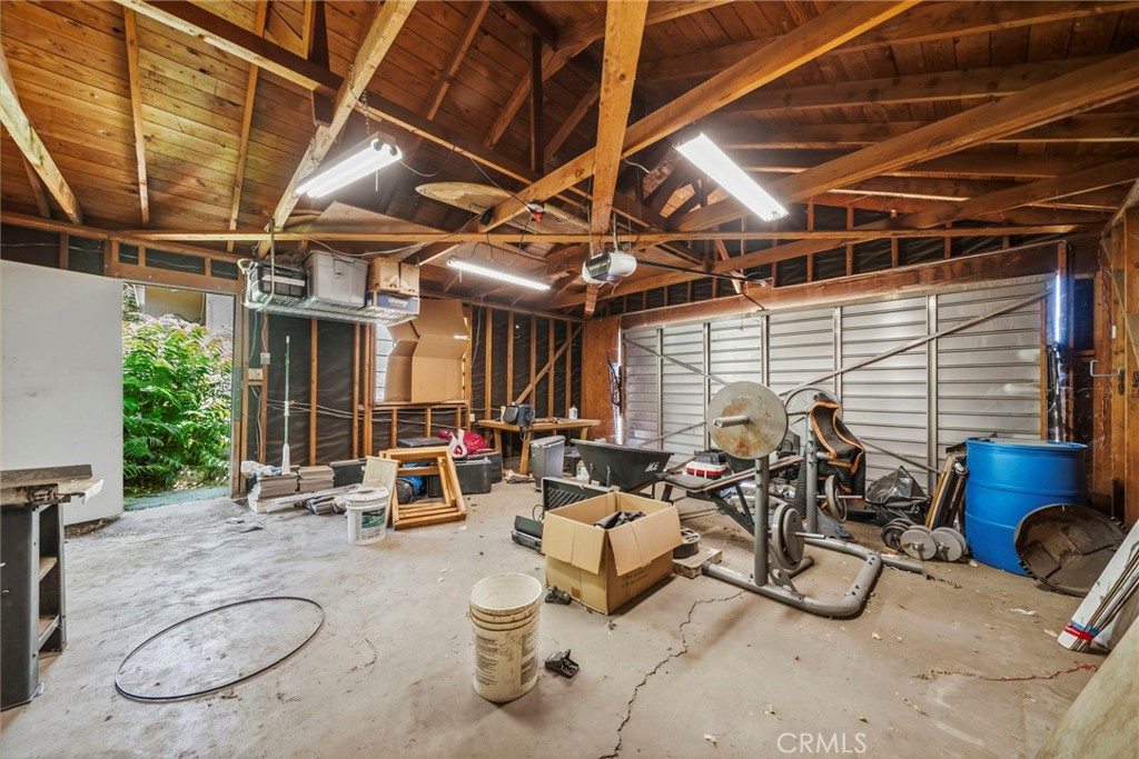 https://media.crmls.org/medias/452de29f-2bf3-44d4-a70d-666d94290664.jpg?preset=X-Large